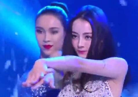 دىلرابانىڭ تەنناز ئۇسۇلى