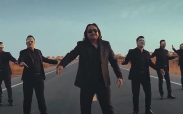 يارىم ئوماق ئوينايدۇ - مۇساجان خېلىل ( شەيىخ)