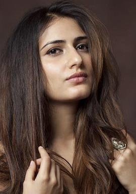 فاتىمە سانا شاكا