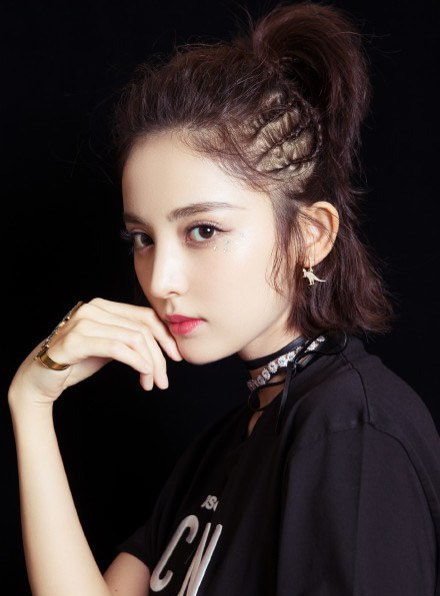 گۈلنەزەر بەختىيار